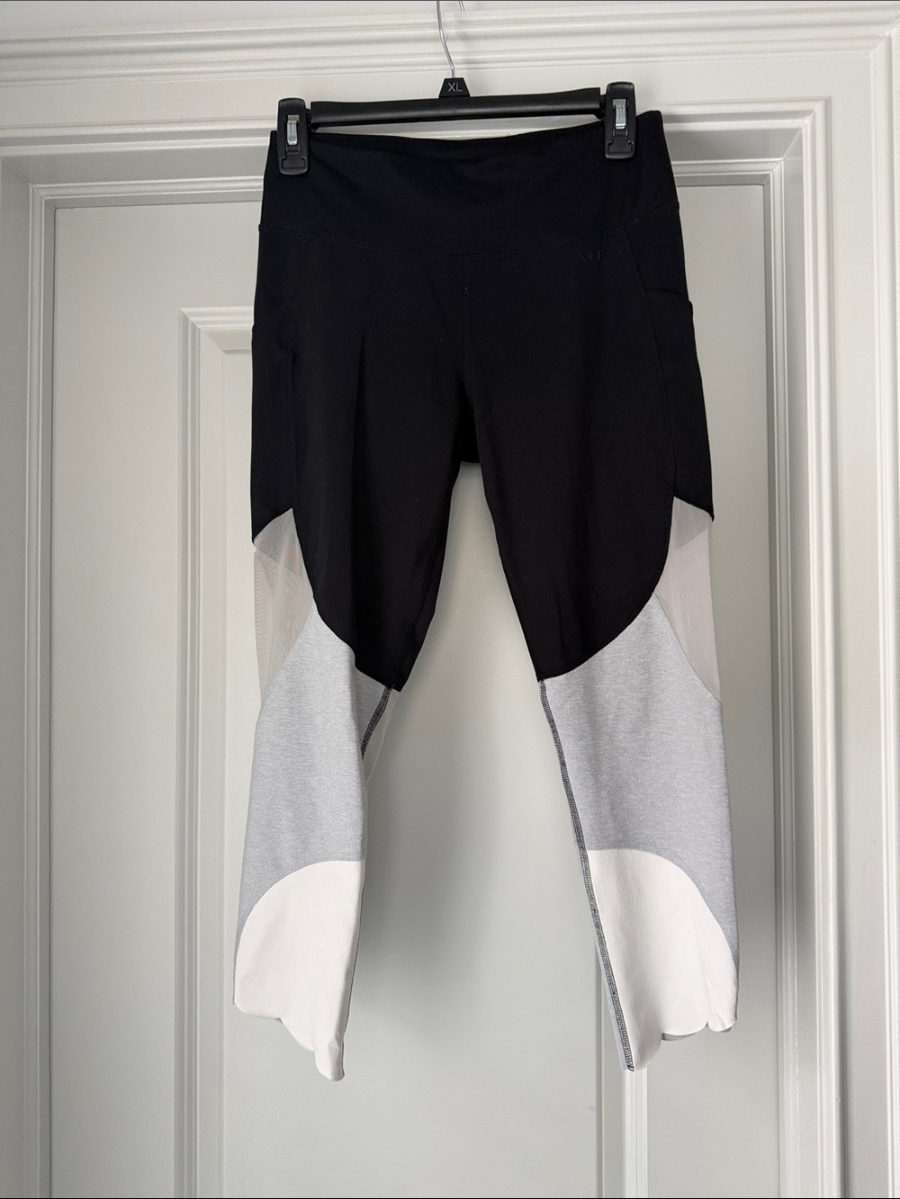 Abercrombie & Fitch Black, Gray & White Colorblock Crop Workout Leggings